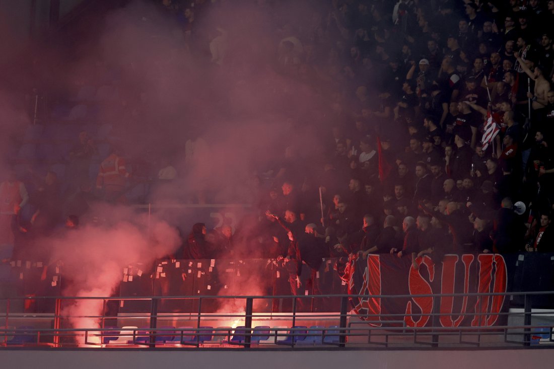 вратар германия пострада уцелен фойерверк време мач