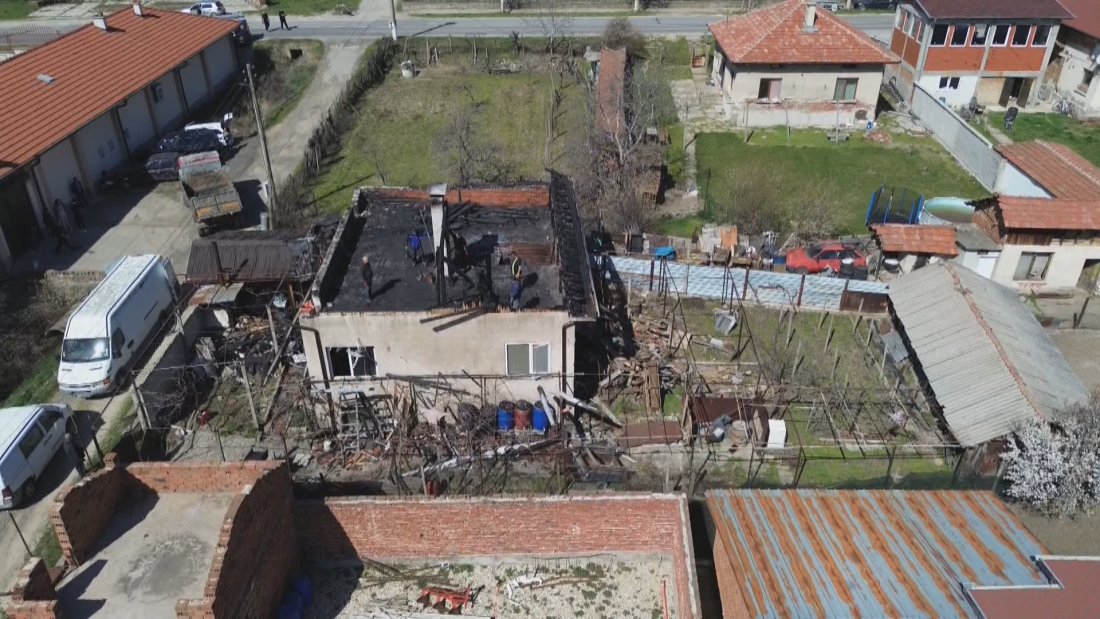 След пожара в Кочериново: Как едно момче и десетки доброволци вдъхнаха надежда