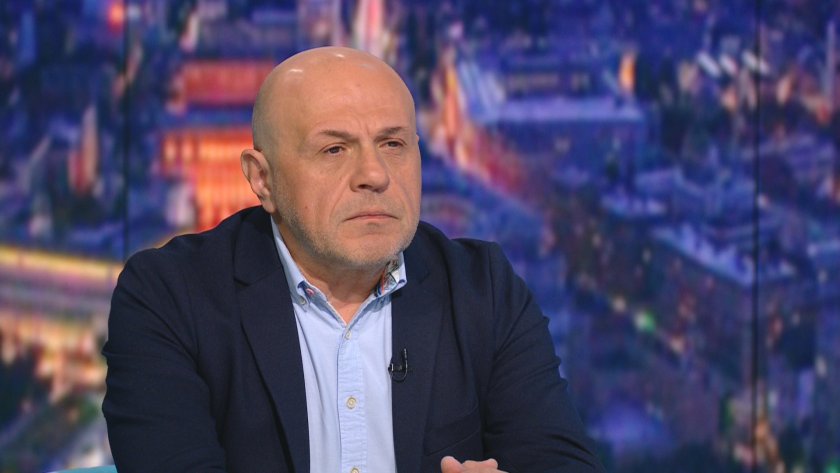 Заместник-председателят на ГЕРБ Томислав Дончев коментира в студиото на политическите