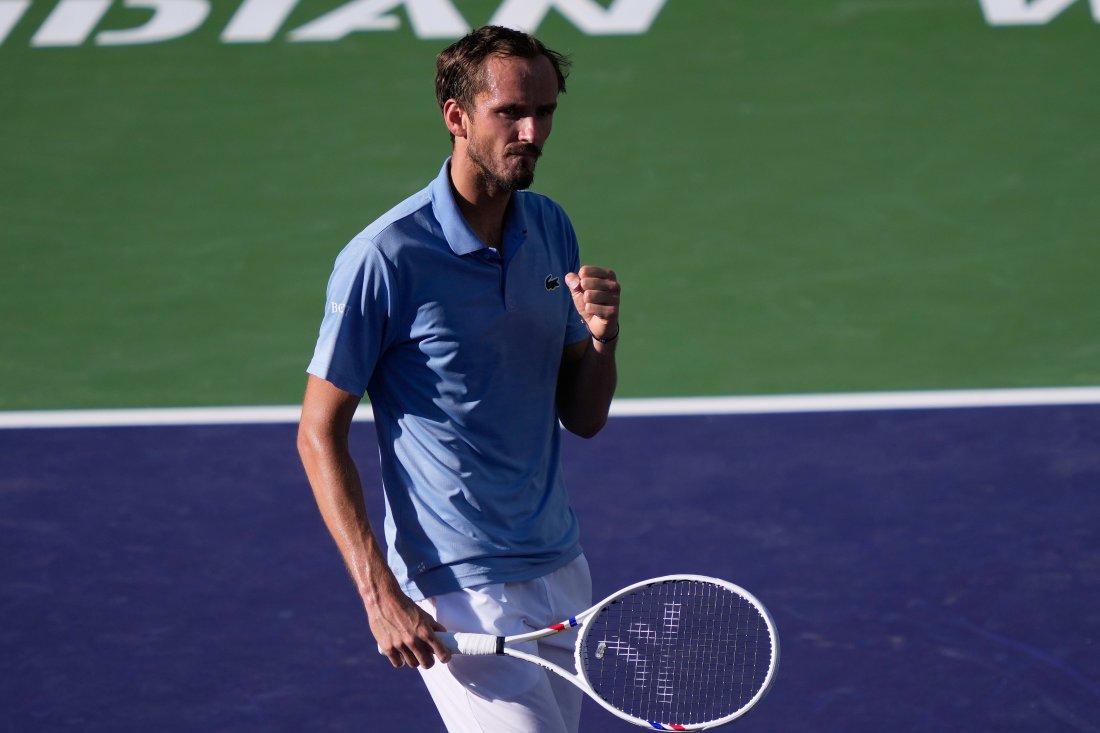 даниил медведев спря победната серия карлос алкарас класира финала индиън уелс