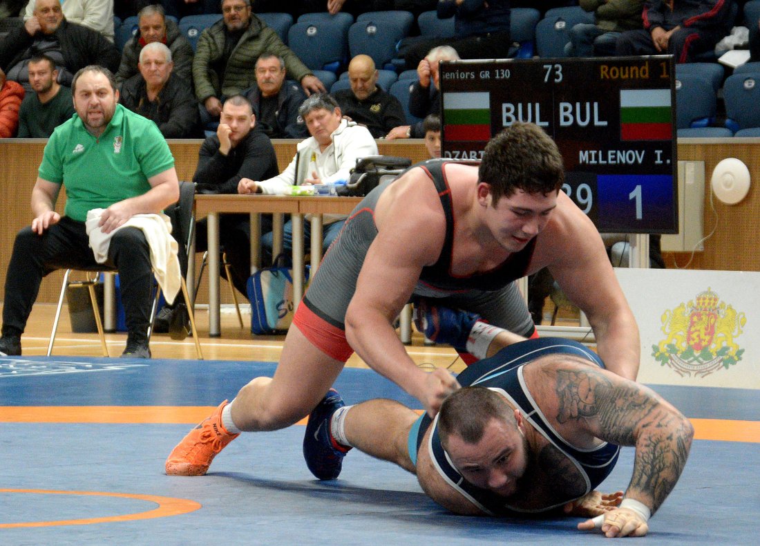 Андрей Атанасов и Алан Дзабиев ще се борят на репешажите на европейското до 23 години