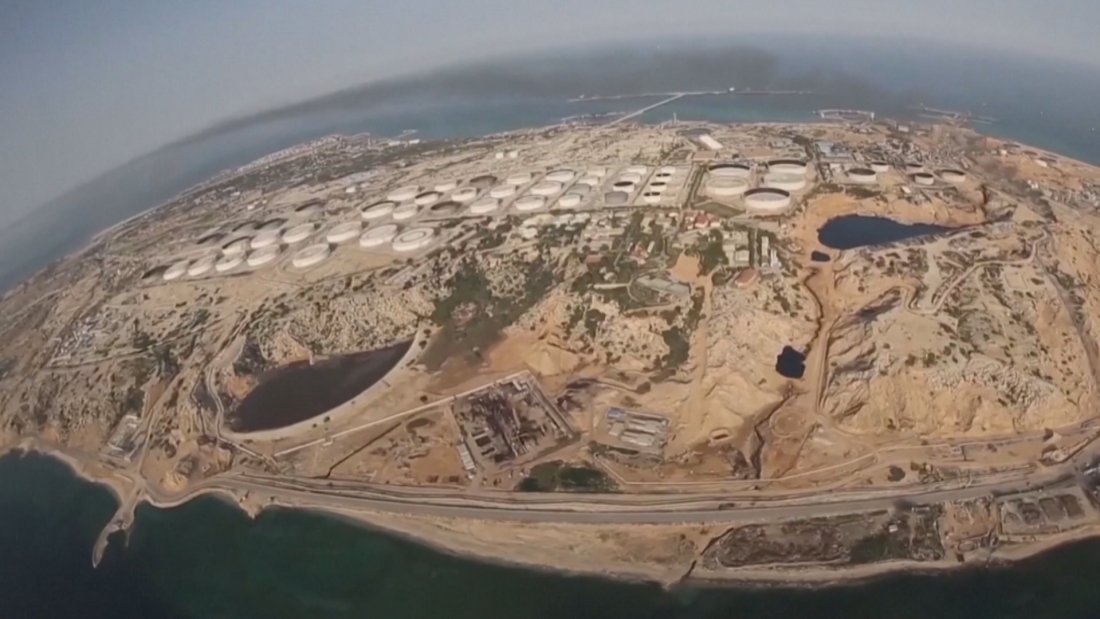 САЩ атакуваха ключовия ирански остров Харг