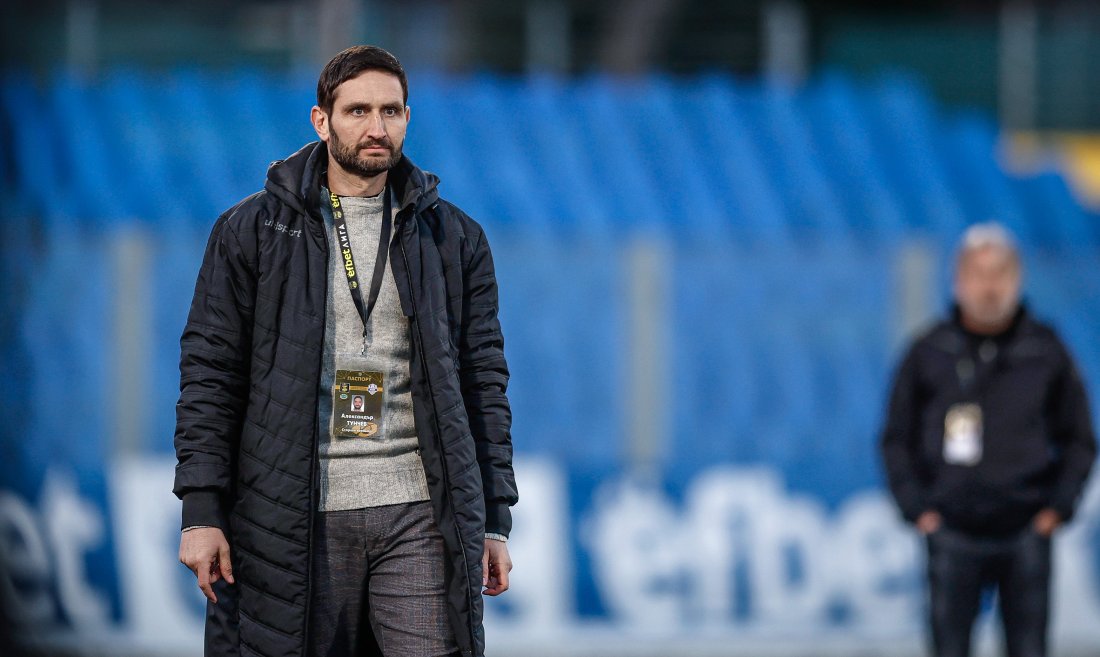 Александър Тунчев: Отборът играеше задружно след червения картон