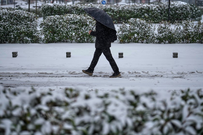 Снежни бури в Югоизточна Турция, няма достъп до до повече от 100 населени места