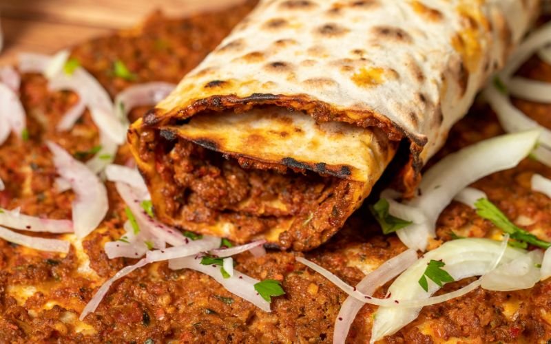 нов рекорд гинес готвач истанбул приготви лахмаджун дължина метра видео