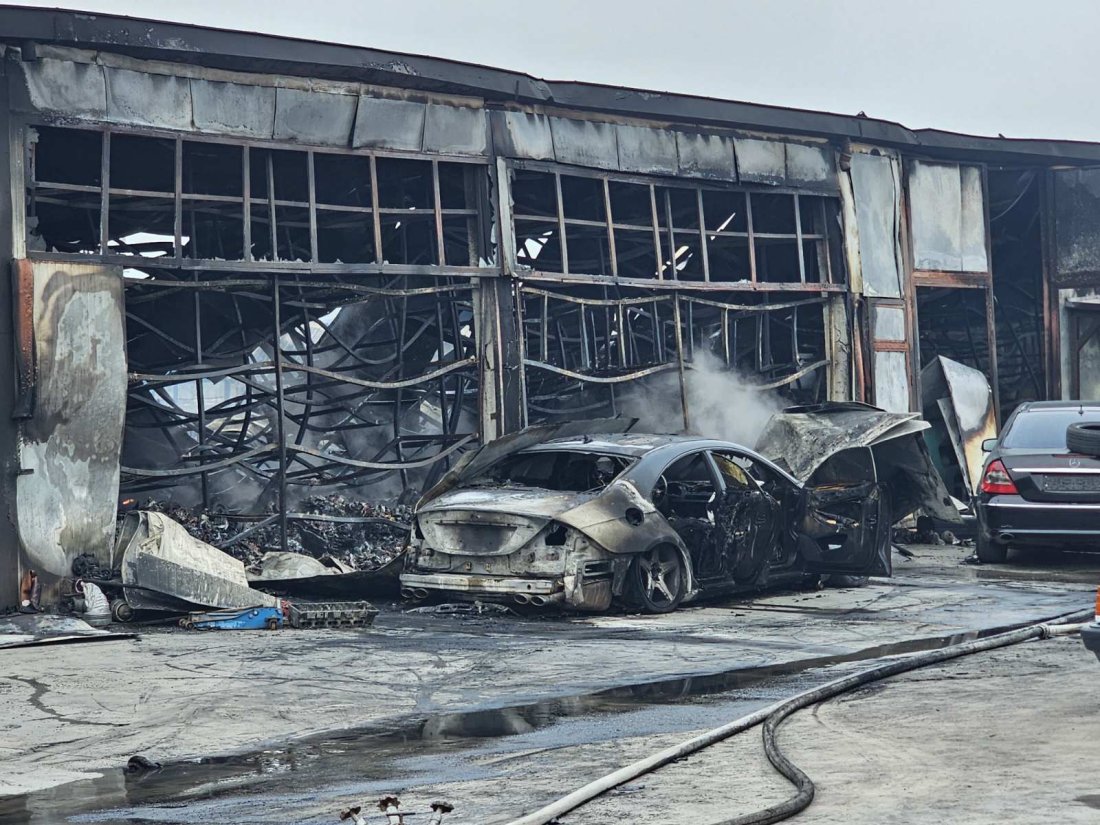 пожарни гасиха пожар автоморга хасково