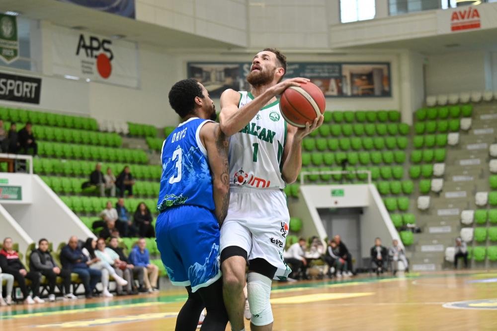 Балкан показа характер в битката за върха в НБЛ при дебюта на новия си треньор