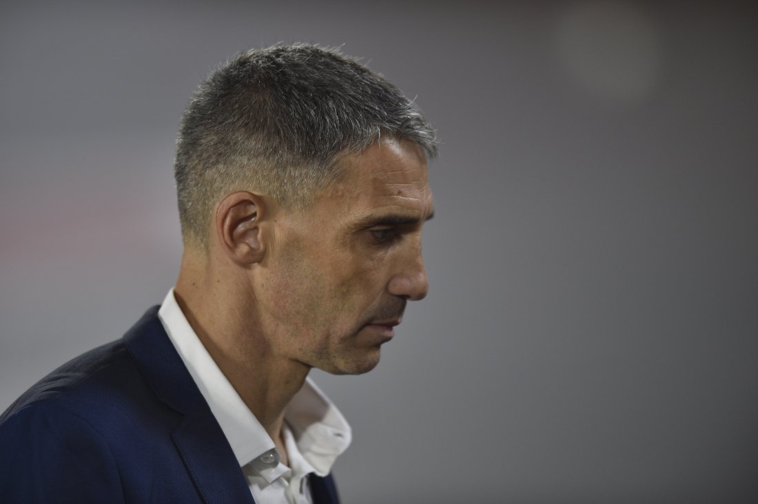 Бразилският гранд Сантош уволни треньора си Хуан Пабло Войвода