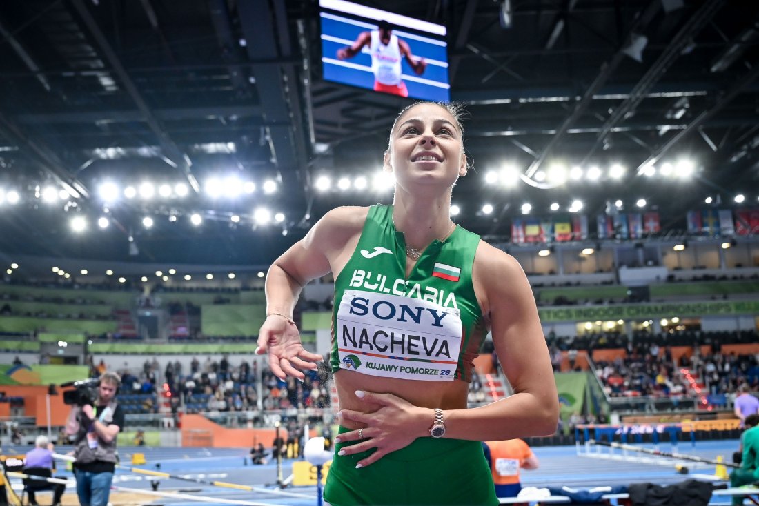 александра начева завърши осма финала троен скок световното зала