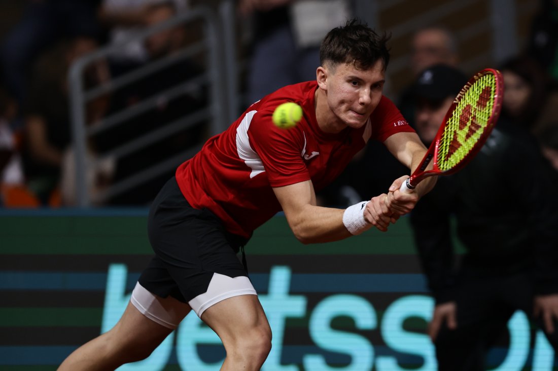 илиян радулов продължава полуфиналите сингъл тенис турнир анталия загуба янаки милев