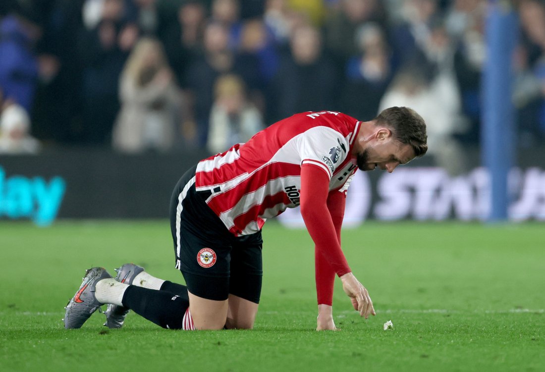 Лийдс и Брентфорд не се победиха в скучен мач, Груев остана на пейката