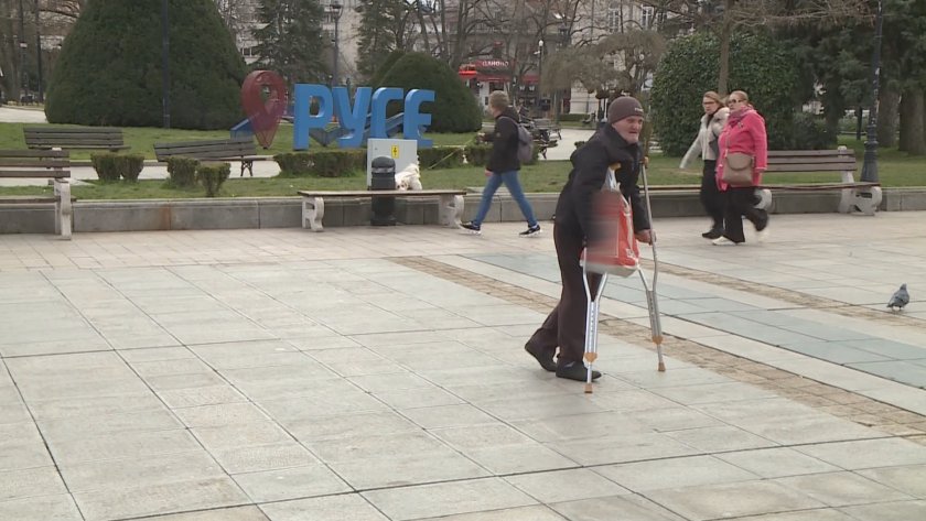 социална сигурност държавата гарантира празнични добавки уязвимите