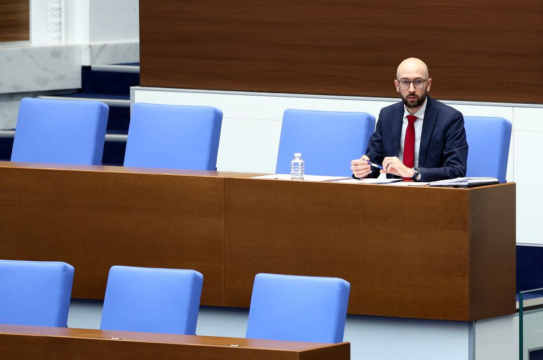 parliament passes budget extension law second reading