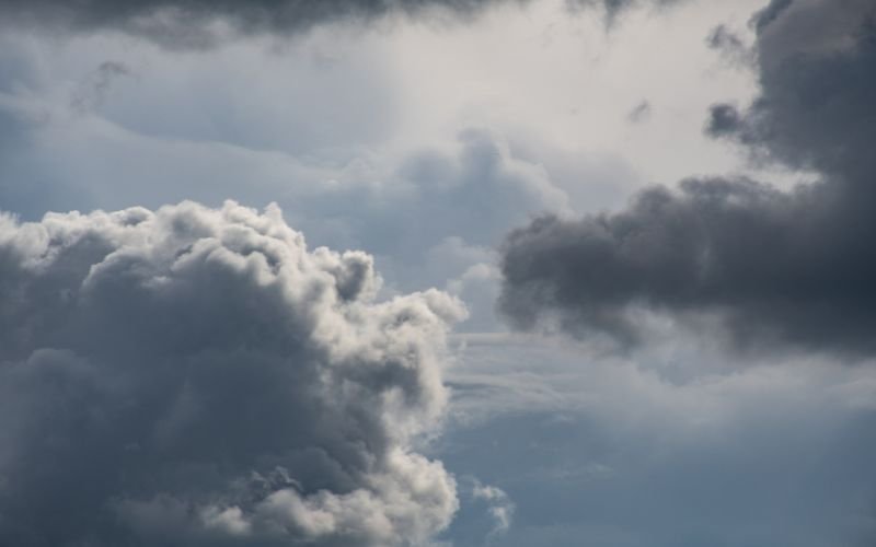 облачно време валежи понеделник