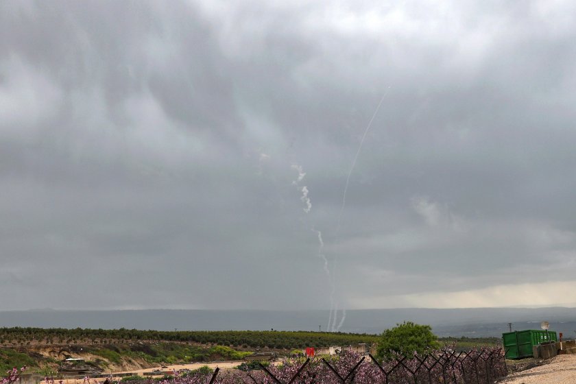 Иранска ракета порази сграда в израелския град Димона, ранени са десетки