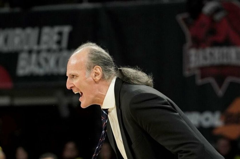 Виртус Болоня се раздели с треньора Душко Иванович