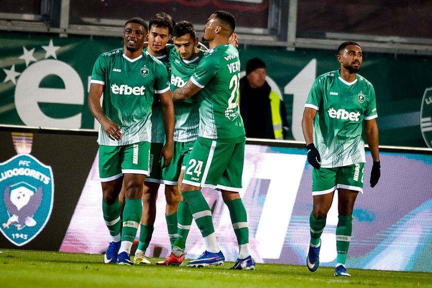 живо лудогорец цска сериозна индивидуална грешка удвои преднината орлите