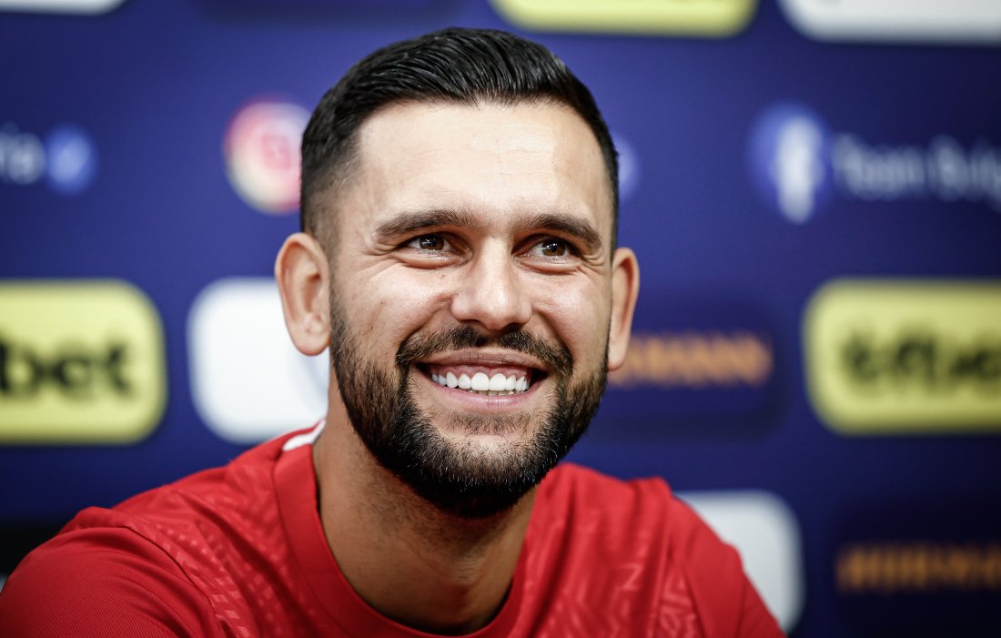 Димитър Митов: Прекрасно е толкова млад отбор да играе за България