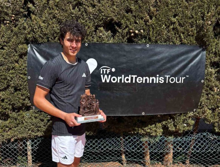 Иван Иванов