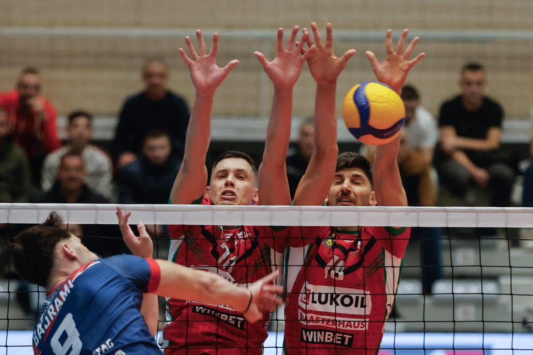 Нефтохимик 2010