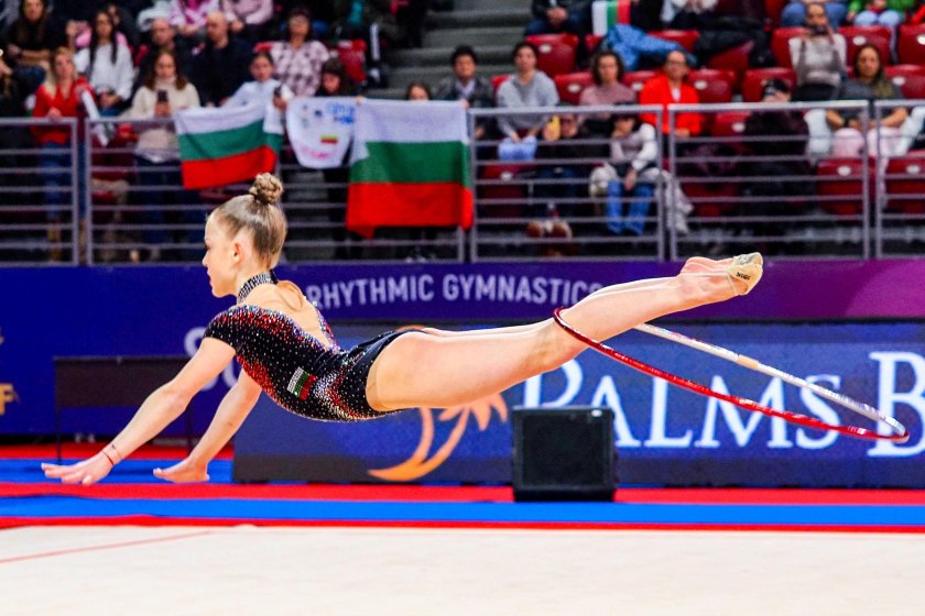 Стилияна Николова