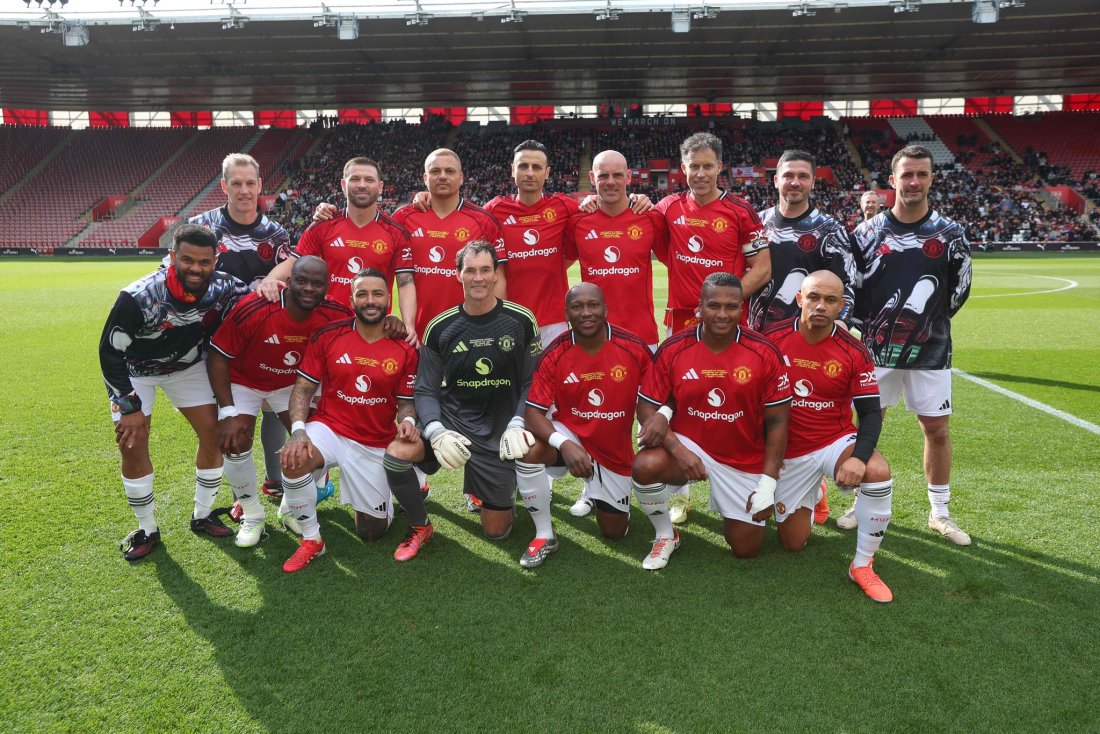 Димитър Бербатов блесна в шоуто на легендите на Манчестър Юнайтед