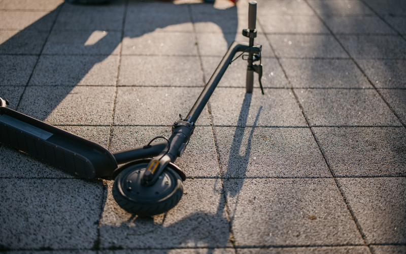 падане тротинетка годишното момче тръстиково реанимация