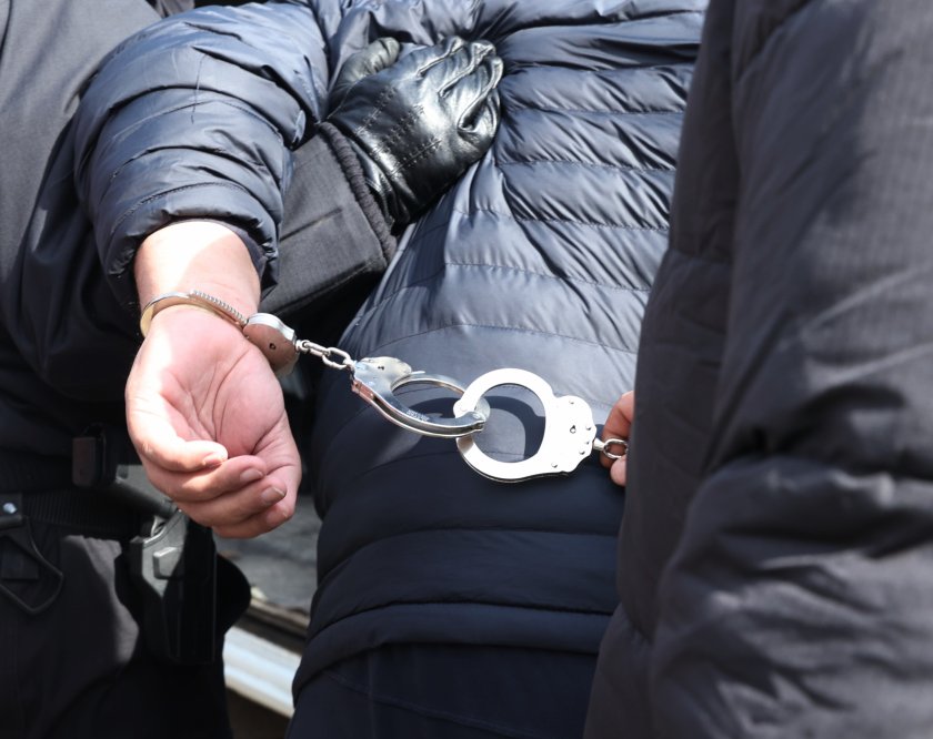 Десетки арестувани при нови акции на полицията срещу купуването на гласове