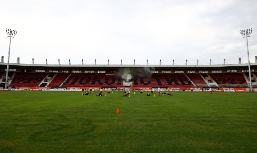 прекратиха обществена поръчка ремонт стадион локомотив поради нарушения