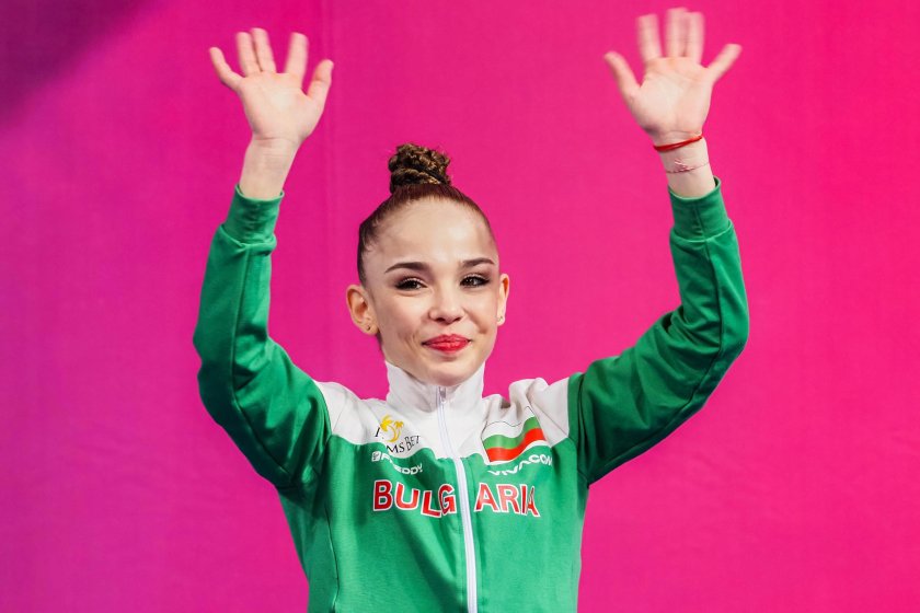 стилияна николова ева брезалиева останаха подножието медалите лента световната купа художествена гимнастика софия