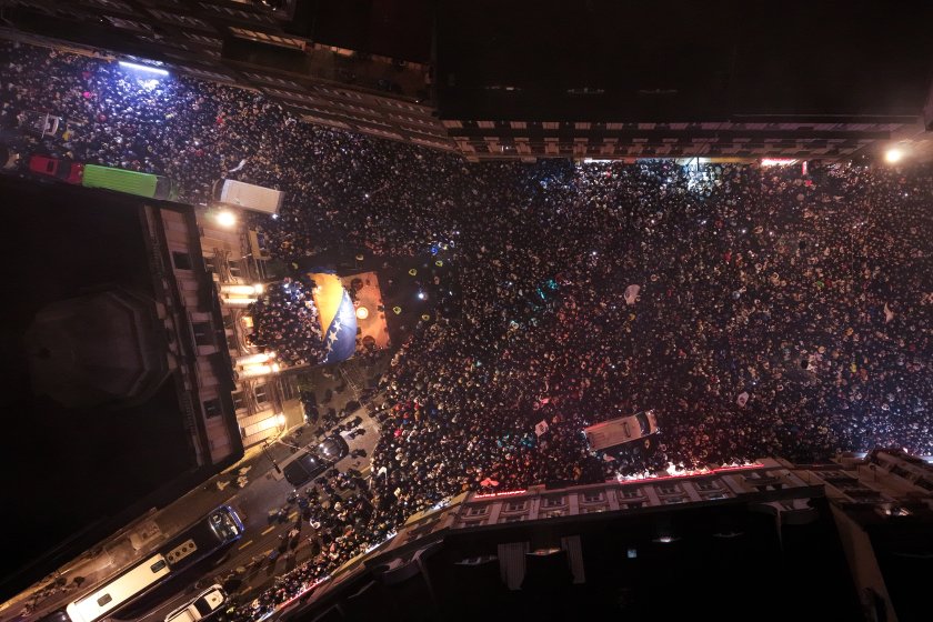 нощ мечтите сърцето балканите босна херцеговина ликува драмата италия