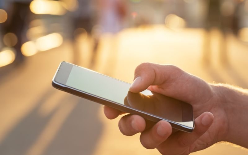 КЗП установи повторно прилагане на забранена нелоялна практика от мобилен оператор спрямо възрастни хора