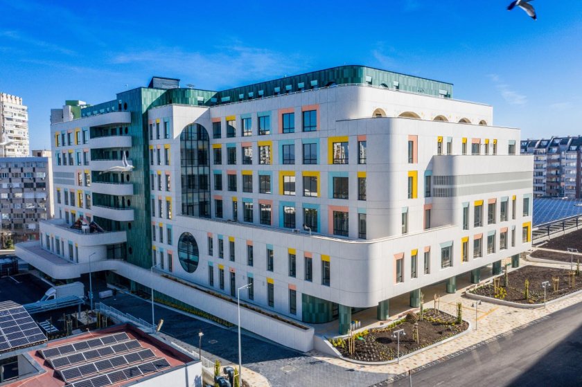 петима кандидатите управител детската болница бургас