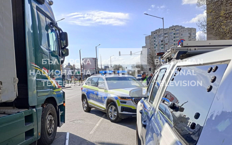 Камион е прегазил пешеходец в София. Това потвърдиха от СДВР.