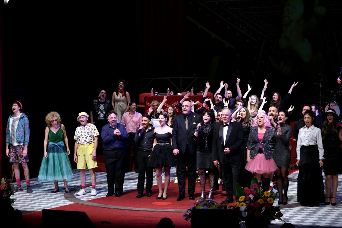 тазгодишните носители златен кукерикон