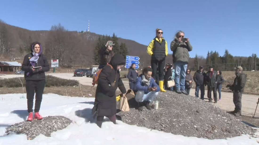 Близки на загиналите в случая &bdquo;Петрохан&ldquo; поставиха паметна плоча