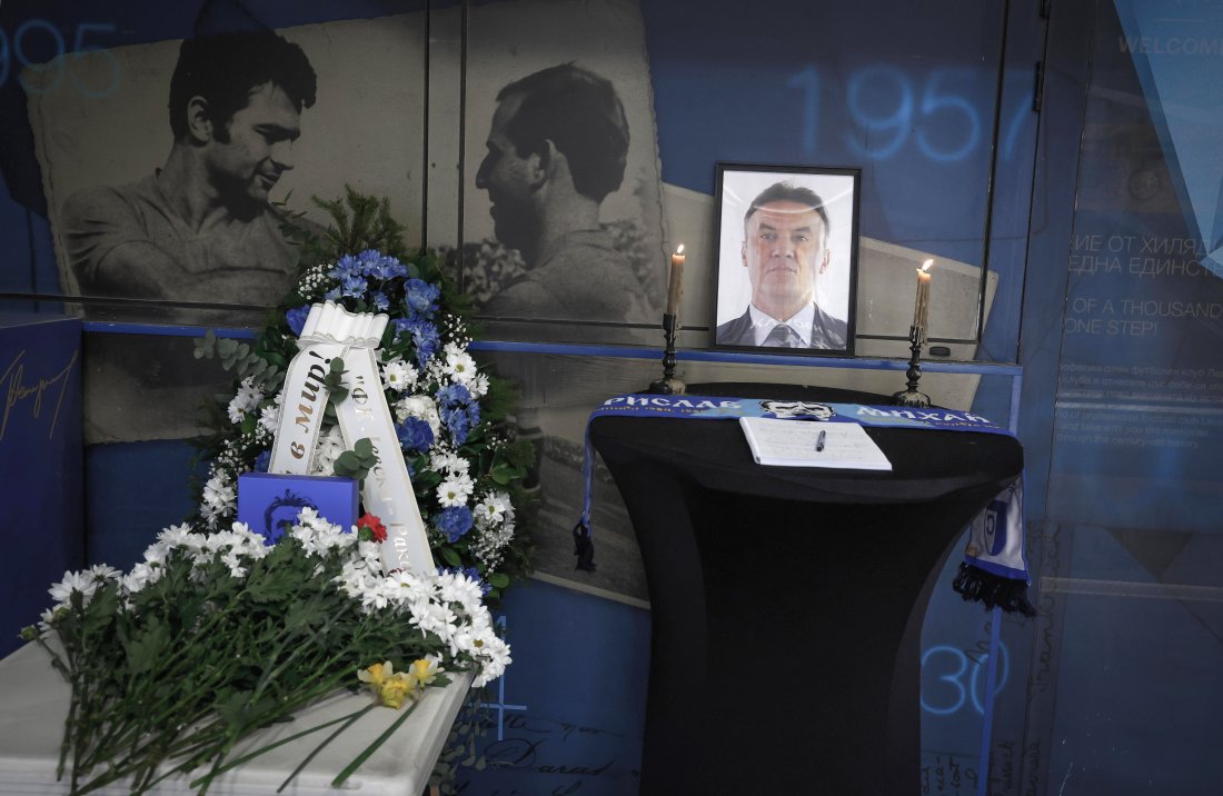 Левски почита легендата Боби Михайлов с черен екип срещу Арда