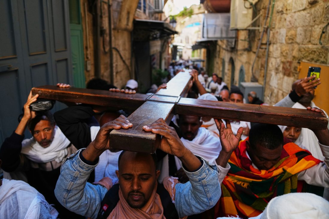 вярващи извървяха вия долороса пътя болката йерусалим снимки