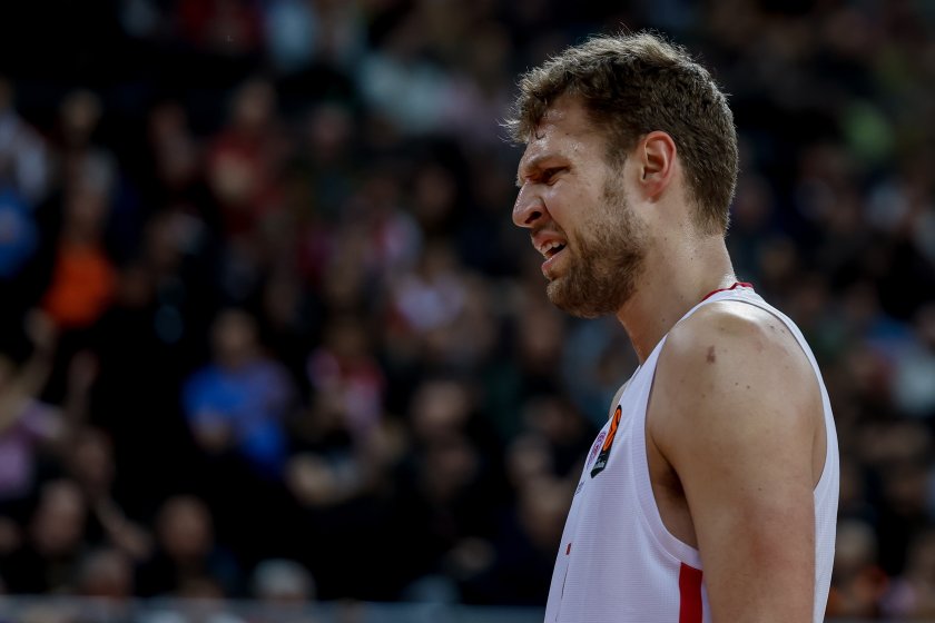 Александър Везенков