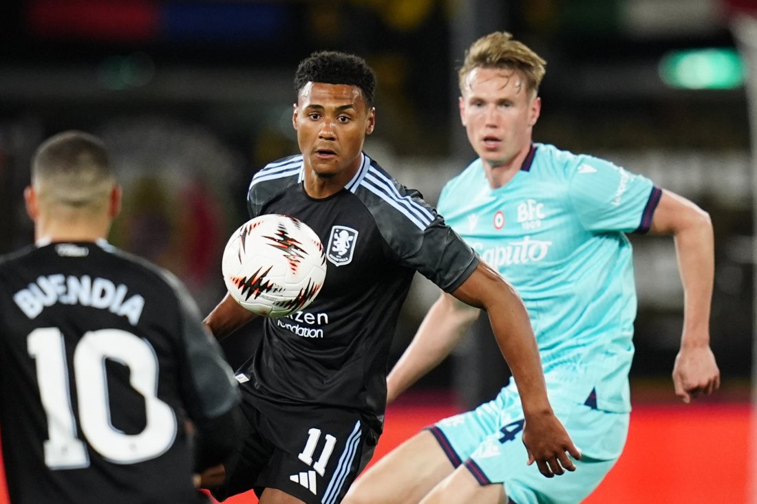 Астън Вила Болоня Оли Уоткинс