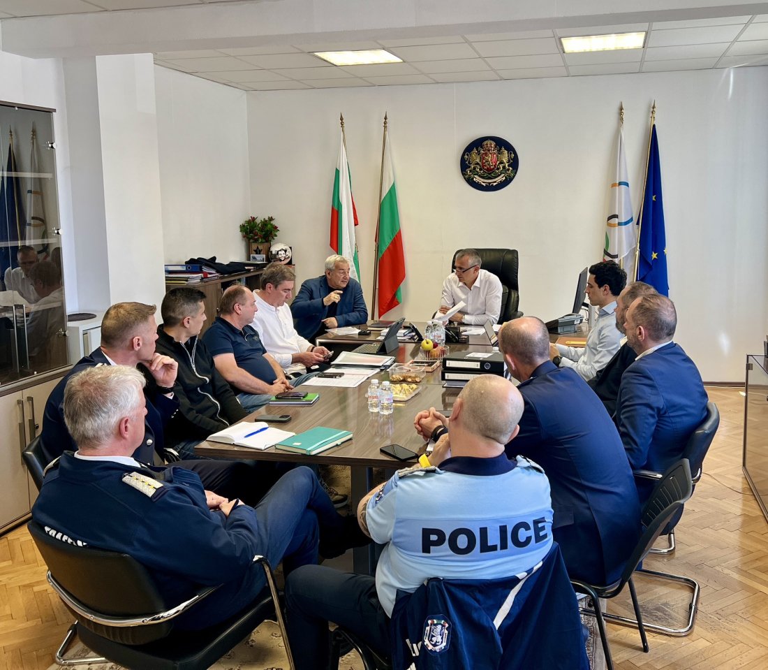 Министър Илиев обсъди мерките за сигурност преди старта на Giro d&rsquo;Italia в България