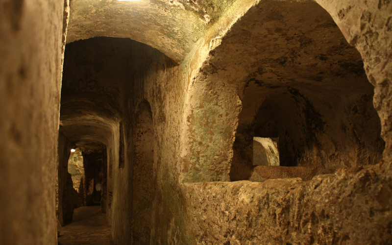 парижките катакомби отново отворени посетители