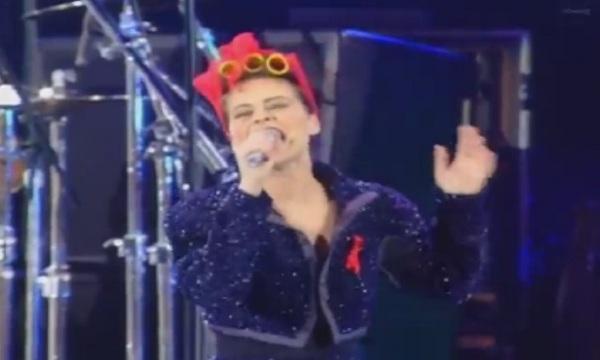 лиса стенсфийлд пристигна софия