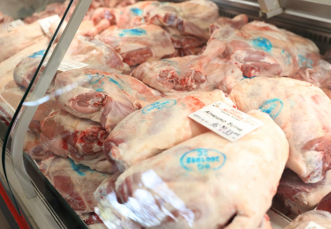 Проверки преди Великден: Качеството и цените на агнешкото месо за празника