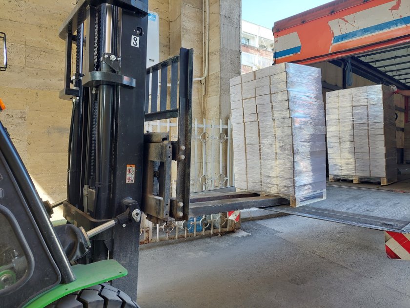 Започна разпределението на бюлетините за вота на 19 април (ОБЗОР)