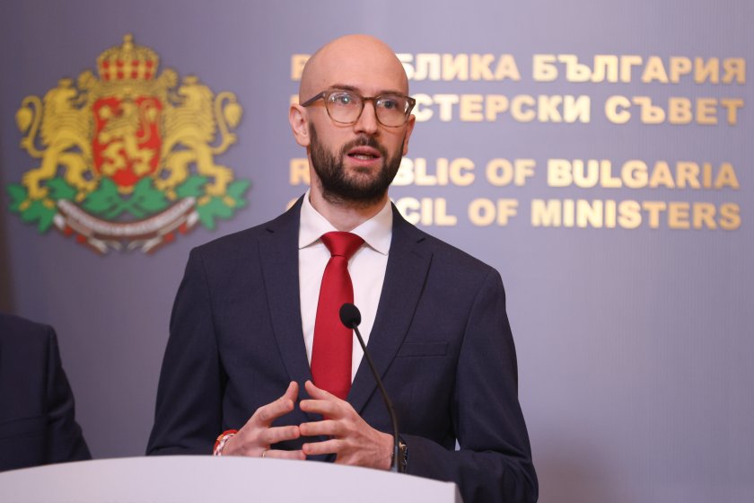 финансовият министър очаквам спад цените бензиностанциите обозримо бъдеще