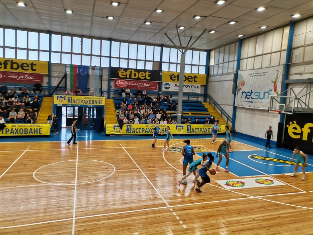 монтана 2003 трепна внушителен старт финала женската група