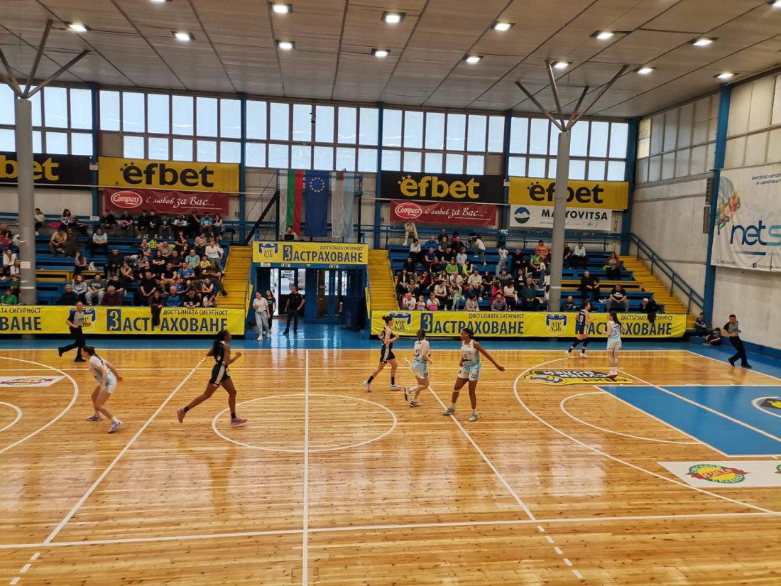 монтана 2003 крачи титлата женската група