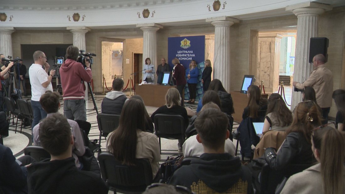 Дни преди изборите: ЦИК организира ден на отворените врати