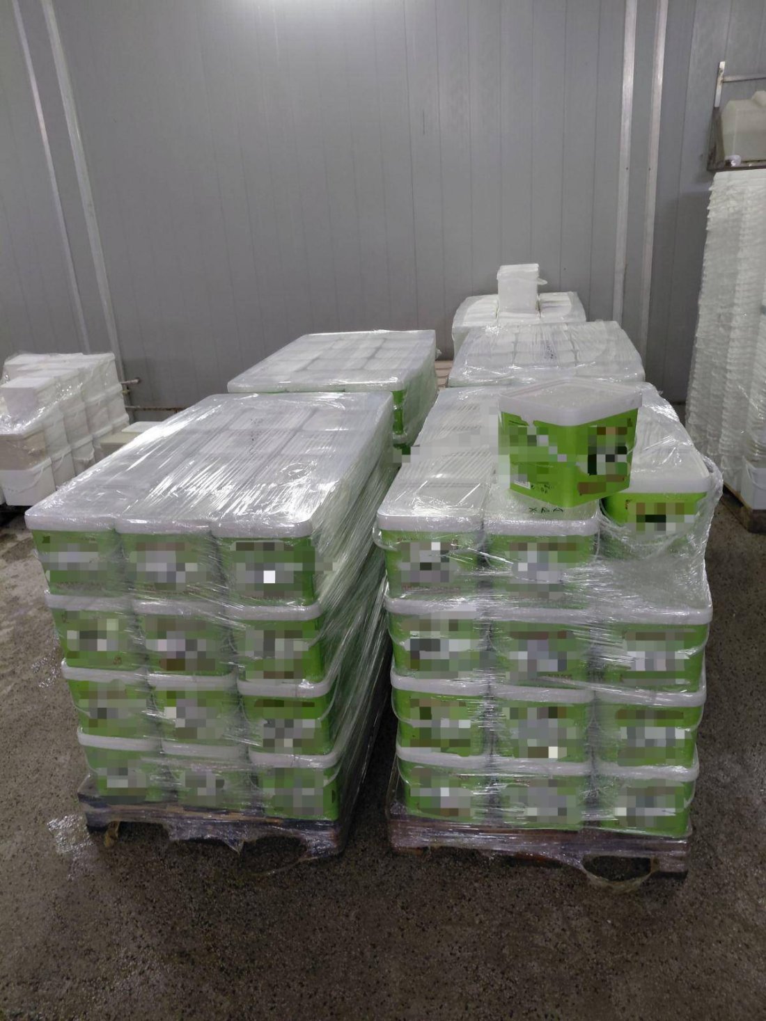 Над 3,3 тона храни без документи